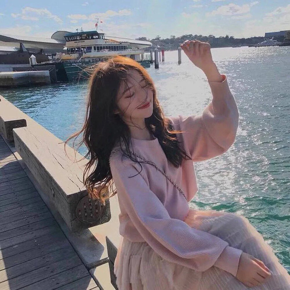 罗衣相逢九重春